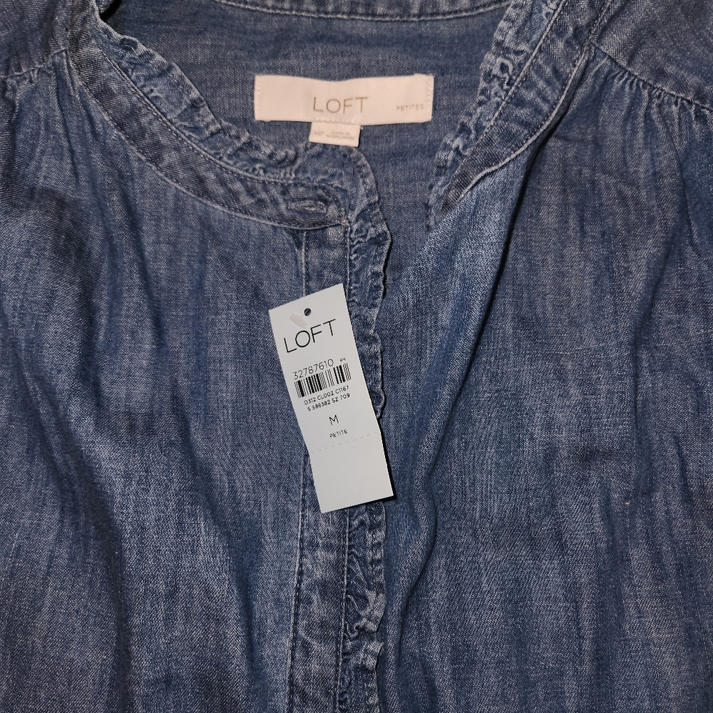 BRAND NEW Ann Taylor Loft Adorable Denim Ruffle Sleevless Top Medium - Picture 3 of 3